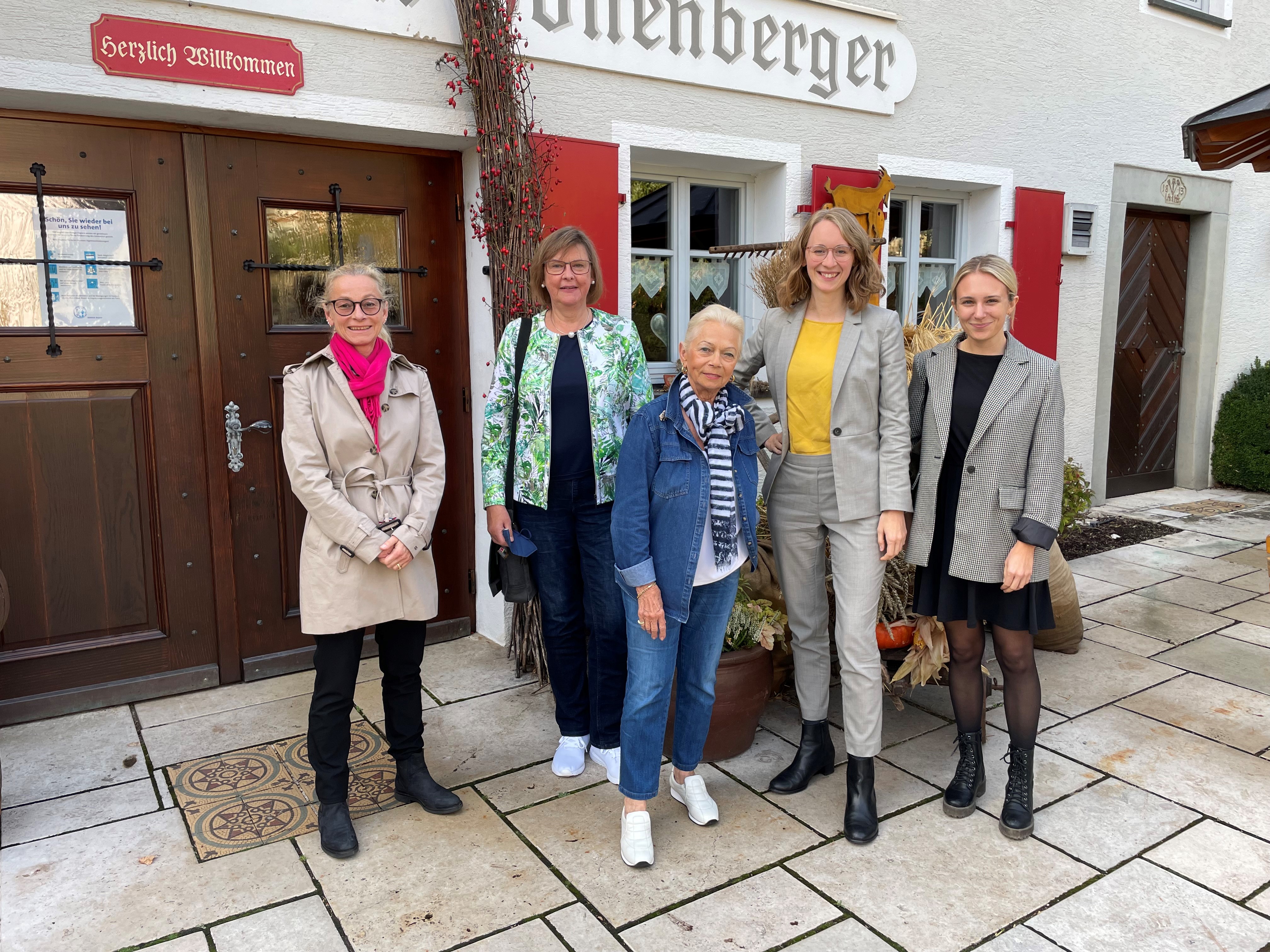 Eva Lettenbauer bei ihrem Besuch am 6.10. in Fürnheim in der Forstquellbrauerei