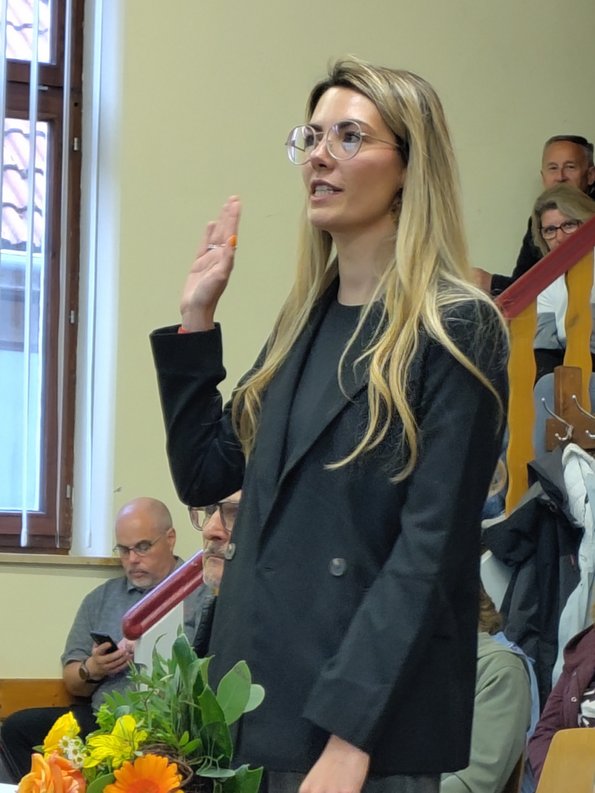 Theresa Magerl wird als dritte Bürgermeisterin und ehrenamtliche Standesbeamtin vereidigt