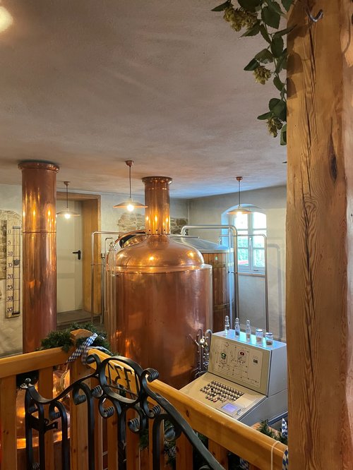 Eva Lettenbauer bei ihrem Besuch am 6.10. in Fürnheim in der Forstquellbrauerei