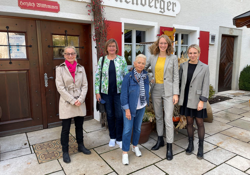 Eva Lettenbauer bei ihrem Besuch am 6.10. in Fürnheim in der Forstquellbrauerei 
