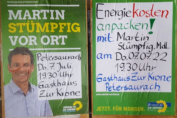 2 Plakate nebeneinander, die für die Veranstaltung werben © Adelheid Horneber