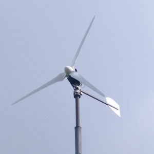 Nahaufnahme der Kleinwindanlage Esbach/Dinkelsbühl &nbsp;Foto: Uli Grüber